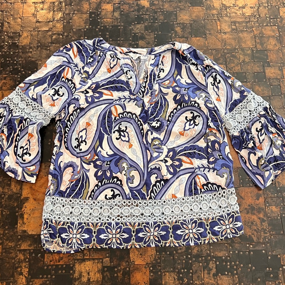 Crown & Ivy Curvy Multicolor Blouse